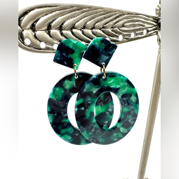 Maison Oval Pierced Earrings in Blue/Green - Picture 5 of 9